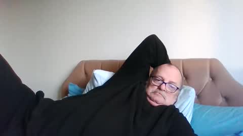 old_fkr online show from March 4, 2025, 5:03 pm