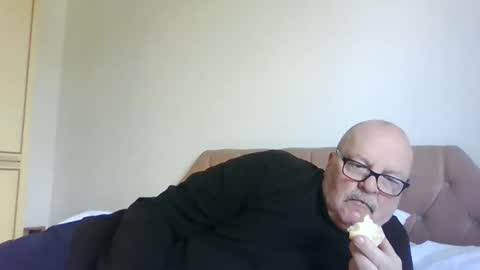 old_fkrr_ online show from April 16, 2026, 8:26 am