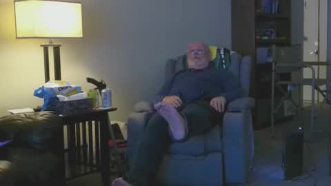 Snapshot of old_guy111 chatting on January 9, 2026, 4:37 am old_guy111 online show from January 9, 2026, 4:37 am