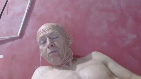 oldbuthorny62 online show from May 2, 2026, 12:37 am