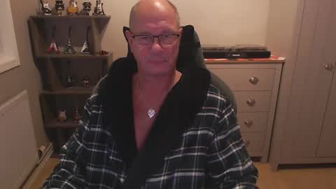 oldveteranuk online show from September 12, 2025, 4:56 am