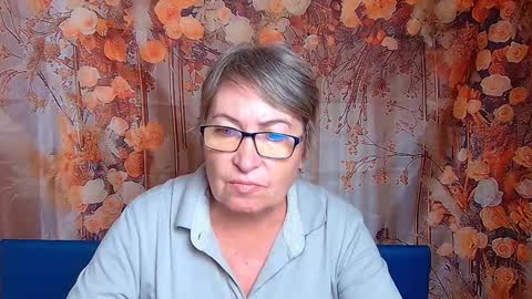 Snapshot of olgaluck chatting on December 1, 2025, 11:15 am OlgaLuck online show from December 1, 2025, 11:15 am