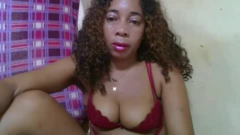 Snapshot of olinaa chatting on April 21, 2026, 12:23 am olinaa online show from April 21, 2026, 12:23 am