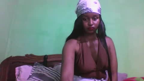 olinah610 online show from October 31, 2025, 7:04 pm