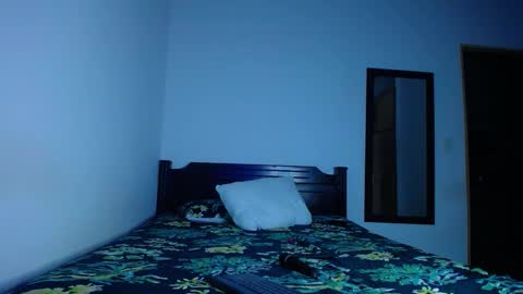 Snapshot of oliver_and_megan chatting on February 21, 2026, 7:09 am Oliver and MeganIndependent online show from February 21, 2026, 7:09 am