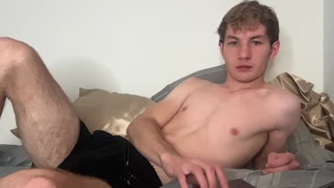 Snapshot of oliver_beck chatting on December 31, 2024, 2:08 am Oliver Beck online show from December 31, 2024, 2:08 am