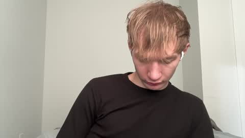 Snapshot of oliver_beck chatting on January 5, 2025, 8:00 pm Oliver Beck online show from January 5, 2025, 8:00 pm