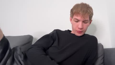 Snapshot of oliver_beck chatting on January 31, 2025, 1:54 am Oliver Beck online show from January 31, 2025, 1:54 am