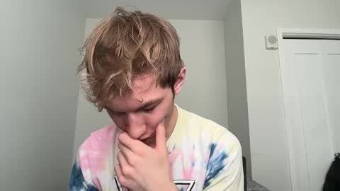 Snapshot of oliver_beck chatting on February 26, 2025, 7:27 pm Oliver Beck online show from February 26, 2025, 7:27 pm