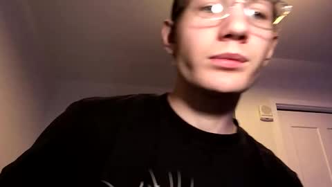 Snapshot of oliver_beck chatting on November 10, 2025, 4:00 am Oliver Beck online show from November 10, 2025, 4:00 am