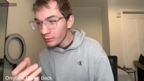 Snapshot of oliver_beck chatting on November 29, 2025, 6:33 pm Oliver Beck online show from November 29, 2025, 6:33 pm