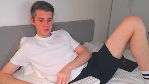 Oliver online show from November 17, 2025, 5:30 pm