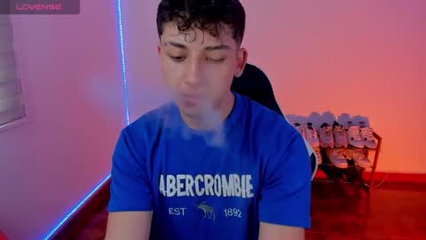 Snapshot of oliver_kyy chatting on September 23, 2025, 7:17 pm oliveeer online show from September 23, 2025, 7:17 pm