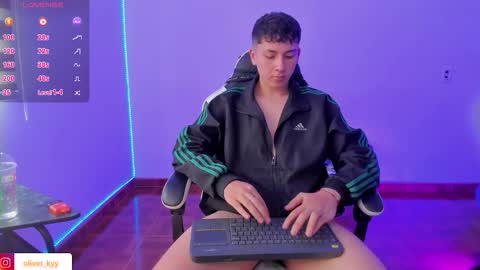 oliveeer online show from December 22, 2025, 7:22 pm