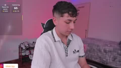 oliveeer online show from March 19, 2026, 8:35 pm