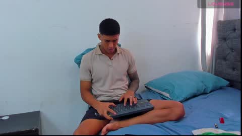 Snapshot of oliver_smith_2 chatting on December 26, 2024, 4:25 pm oliver_smith_2 online show from December 26, 2024, 4:25 pm