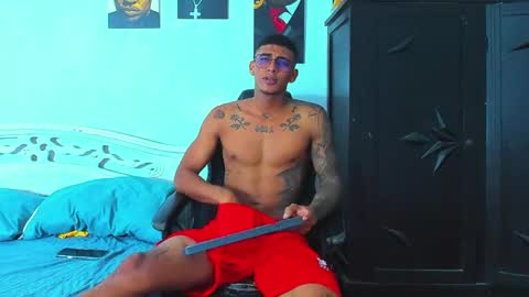 oliver_smith_2 online show from May 26, 2026, 4:03 pm