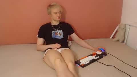 Oliver online show from April 7, 2026, 1:17 am