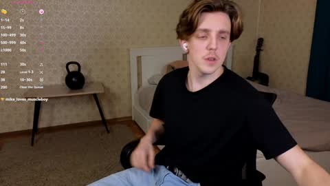 Snapshot of oliver_travis chatting on December 16, 2024, 12:37 am Oliver Evans online show from December 16, 2024, 12:37 am