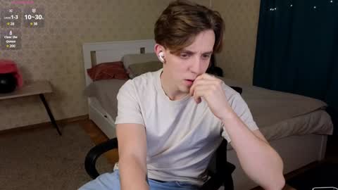 Snapshot of oliver_travis chatting on December 24, 2024, 11:55 pm Oliver Evans online show from December 24, 2024, 11:55 pm