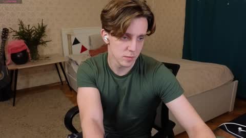 Snapshot of oliver_travis chatting on January 12, 2025, 11:58 pm Oliver Evans online show from January 12, 2025, 11:58 pm