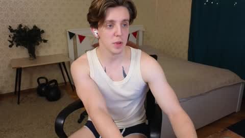 Snapshot of oliver_travis chatting on February 2, 2025, 1:34 am Oliver Evans online show from February 2, 2025, 1:34 am