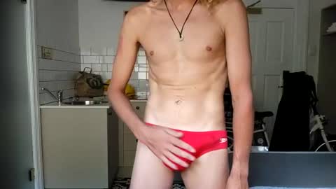Snapshot of oliverblack420 chatting on November 27, 2025, 7:10 am Blonde Surfer Boy online show from November 27, 2025, 7:10 am