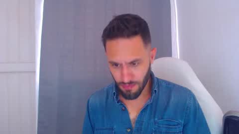 Snapshot of oliverdrew1 chatting on January 14, 2025, 7:21 pm oliver online show from January 14, 2025, 7:21 pm