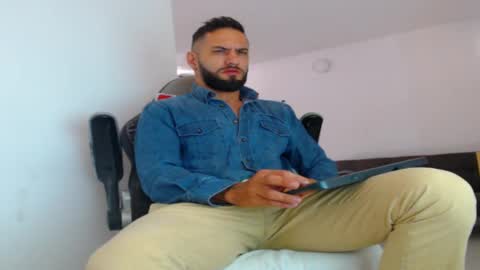 Snapshot of oliverdrew1 chatting on September 23, 2025, 1:03 pm oliver online show from September 23, 2025, 1:03 pm