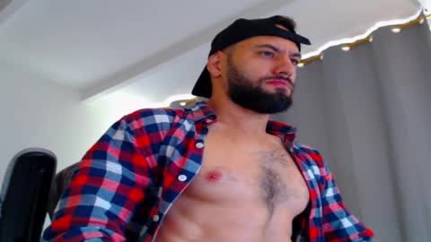 Snapshot of oliverdrew1 chatting on October 7, 2025, 2:47 pm oliver online show from October 7, 2025, 2:47 pm