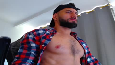 Snapshot of oliverdrew1 chatting on October 13, 2025, 5:02 pm oliver online show from October 13, 2025, 5:02 pm