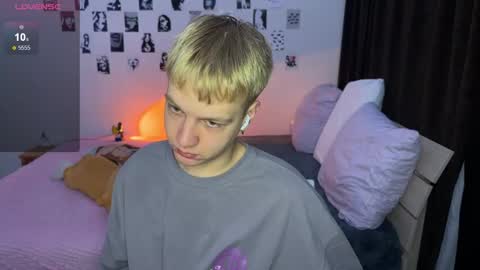 Snapshot of olivertasty chatting on October 22, 2025, 4:51 pm oliver online show from October 22, 2025, 4:51 pm