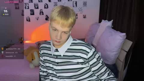 Snapshot of olivertasty chatting on October 23, 2025, 1:54 pm oliver online show from October 23, 2025, 1:54 pm