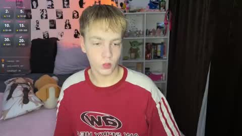 Snapshot of olivertasty chatting on November 16, 2025, 2:44 pm oliver online show from November 16, 2025, 2:44 pm