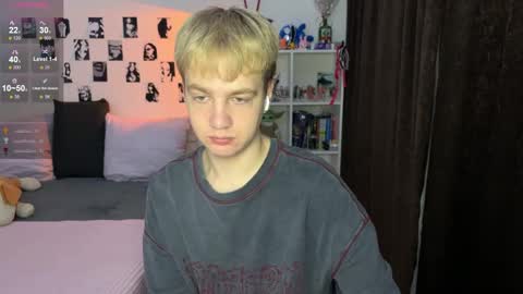 Snapshot of olivertasty chatting on November 30, 2025, 1:53 am oliver online show from November 30, 2025, 1:53 am