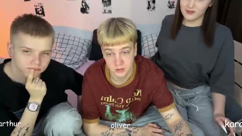Snapshot of olivertasty chatting on December 22, 2025, 3:47 am oliver online show from December 22, 2025, 3:47 am