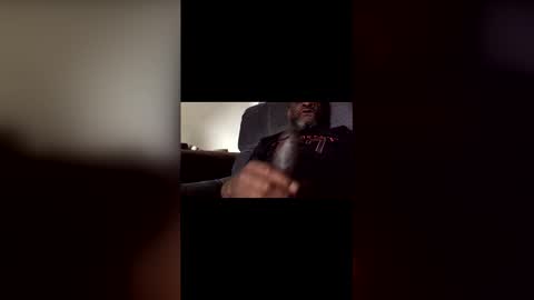 olivertwist1273 online show from April 25, 2026, 2:58 pm