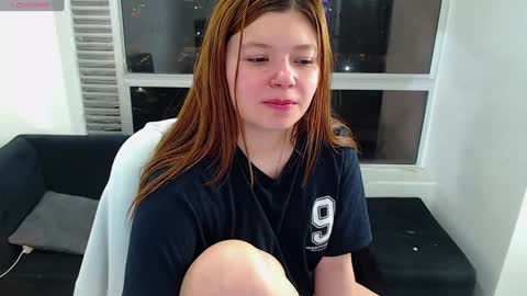 olivia_martine online show from December 7, 2024, 9:28 am
