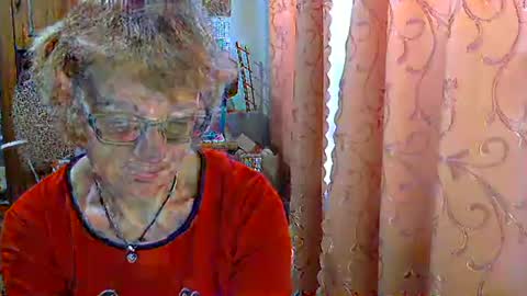 Olivia Mia online show from March 10, 2026, 7:35 am