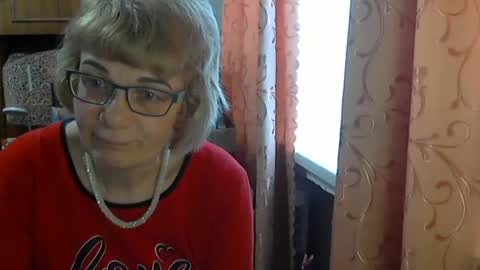 Olivia Mia online show from April 2, 2026, 6:33 am