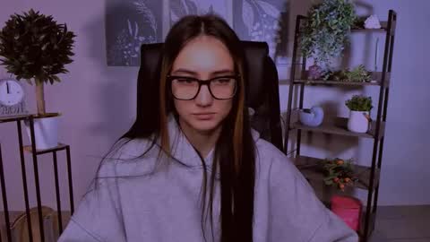 olivia_norton_ online show from October 12, 2025, 3:11 pm