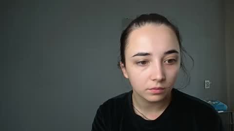 Olivia online show from November 1, 2025, 12:29 pm