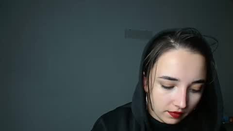 Olivia online show from November 19, 2025, 11:38 pm