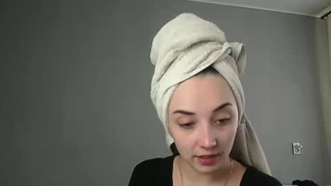 Olivia online show from March 5, 2026, 12:34 pm