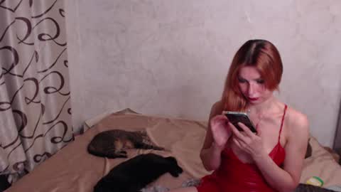 Snapshot of olivia_redd chatting on June 11, 2026, 12:32 am Olivia online show from June 11, 2026, 12:32 am
