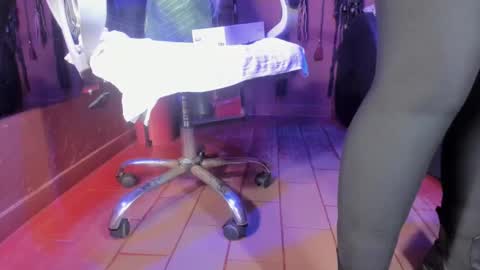   online show from February 22, 2025, 1:13 pm