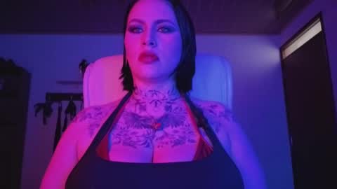   online show from October 25, 2025, 1:18 pm