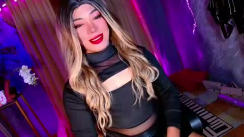 Snapshot of olivia_the_temptress27 chatting on October 31, 2025, 8:37 am Miss OLIVIA online show from October 31, 2025, 8:37 am