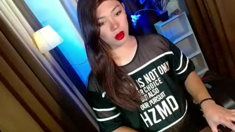 Snapshot of olivia_the_temptress27 chatting on November 27, 2025, 10:39 am Miss OLIVIA online show from November 27, 2025, 10:39 am