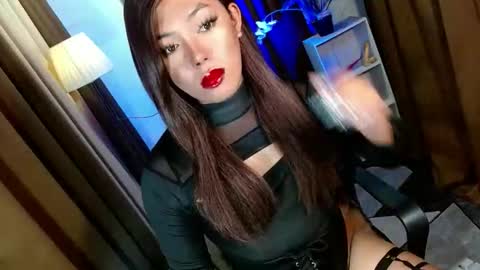 Snapshot of olivia_the_temptress27 chatting on December 1, 2025, 5:29 pm Miss OLIVIA online show from December 1, 2025, 5:29 pm